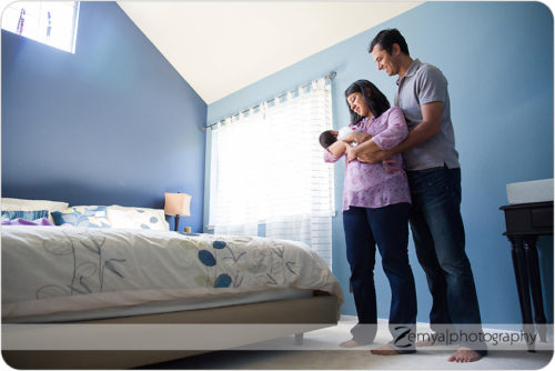 Lead image for Foster City, CA Newborn Photographer: Bright eyes